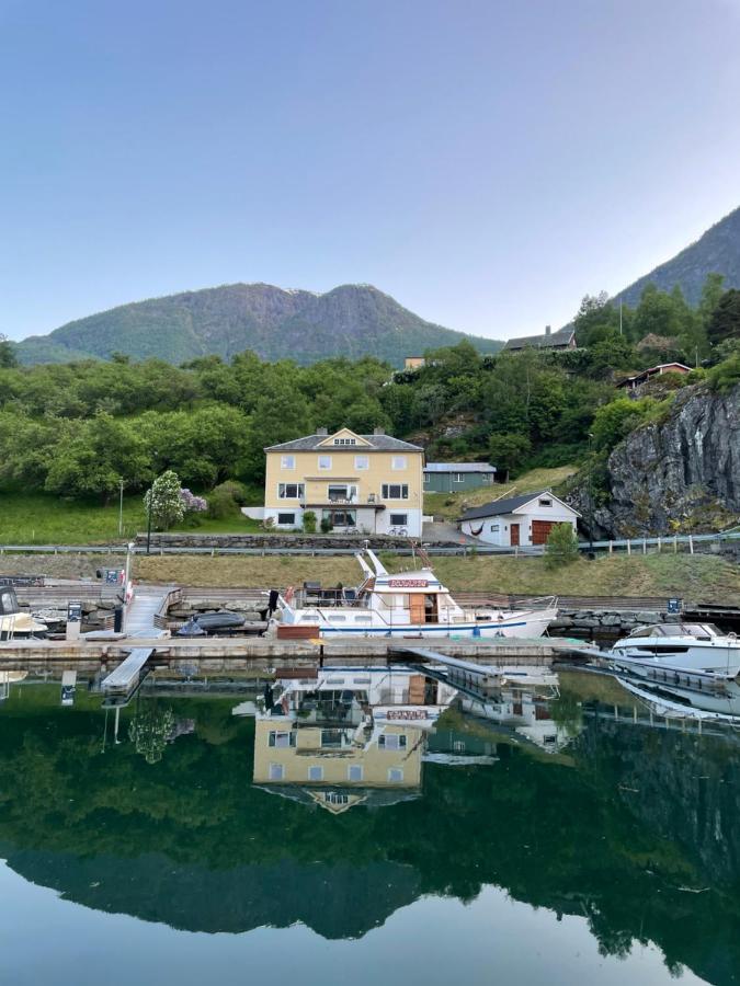 Svingen Guesthouse - Panoramic Fjord Views In Flam Exterior photo