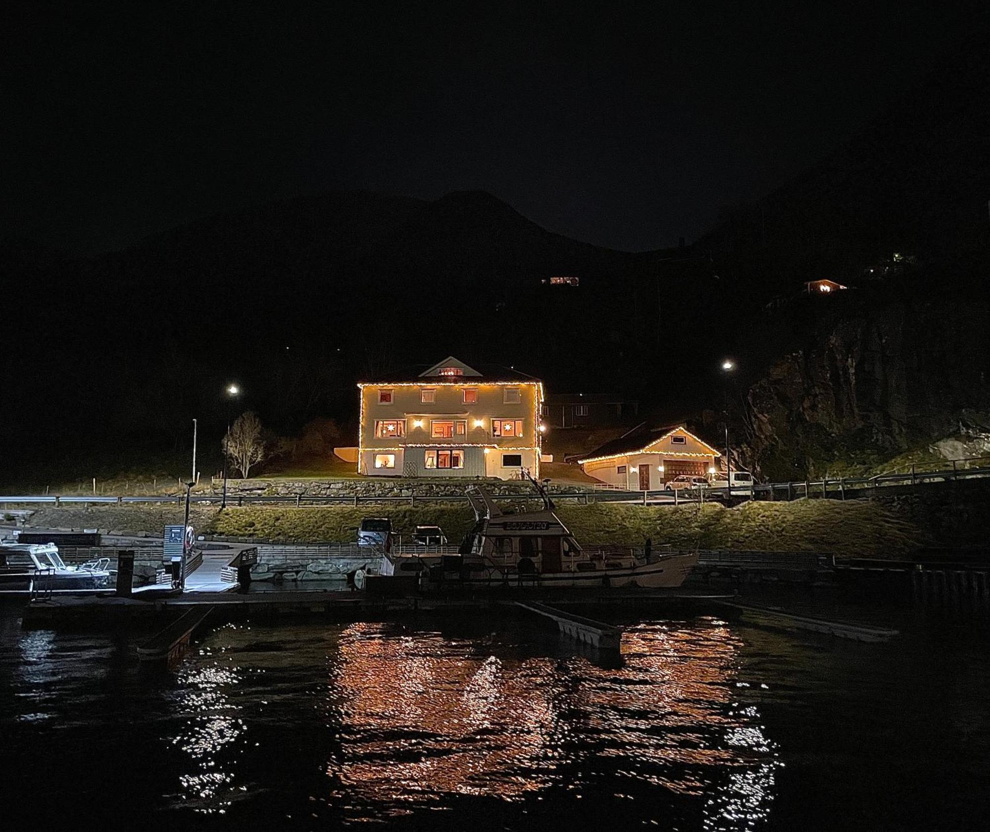 Svingen Guesthouse - Panoramic Fjord Views In Flam Exterior photo