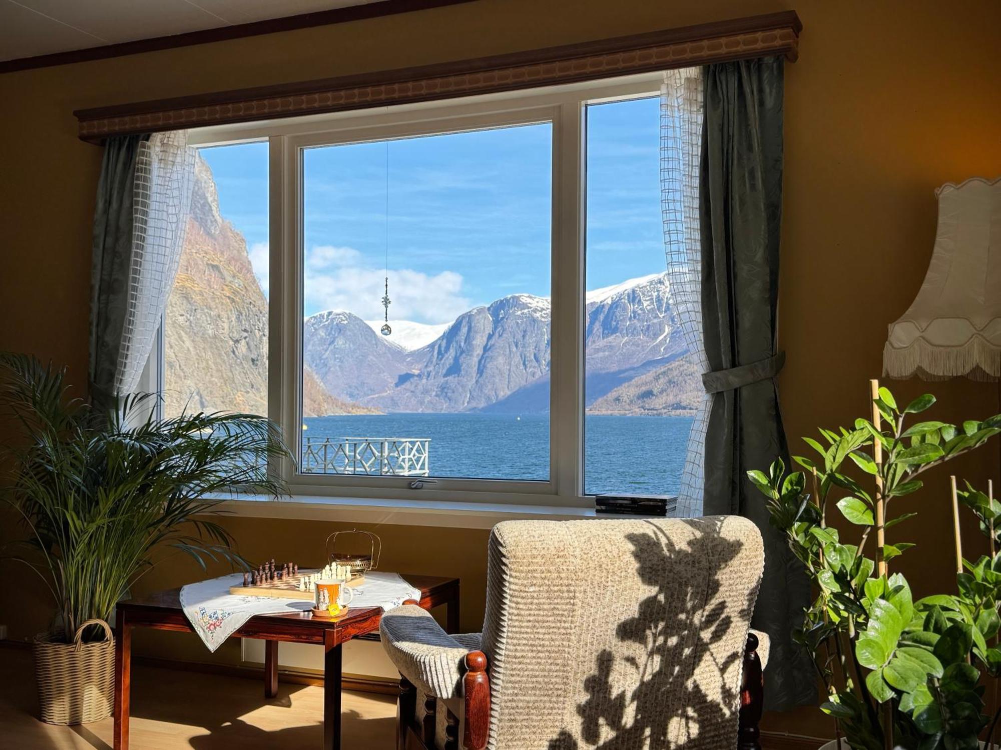 Svingen Guesthouse - Panoramic Fjord Views In Flam Exterior photo